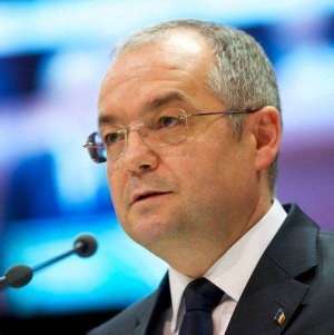 Emil Boc: Steagul şi imnul Rusiei nu pot fi utilizate la Cluj-Napoca
